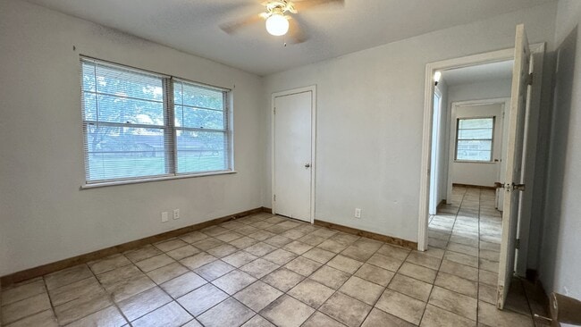 Building Photo - 202 Gross St