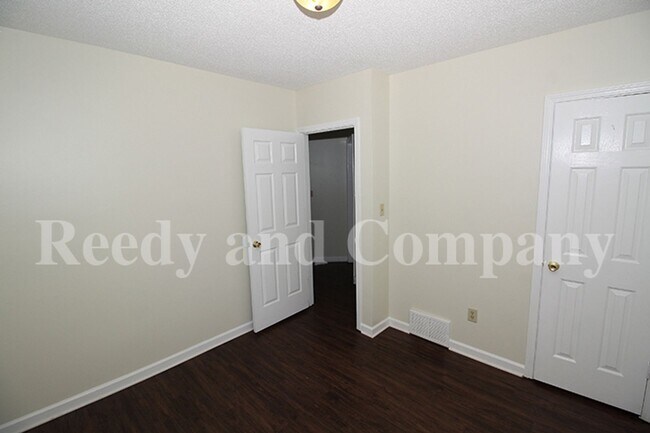 Building Photo - 7063 Parkbrook Ln