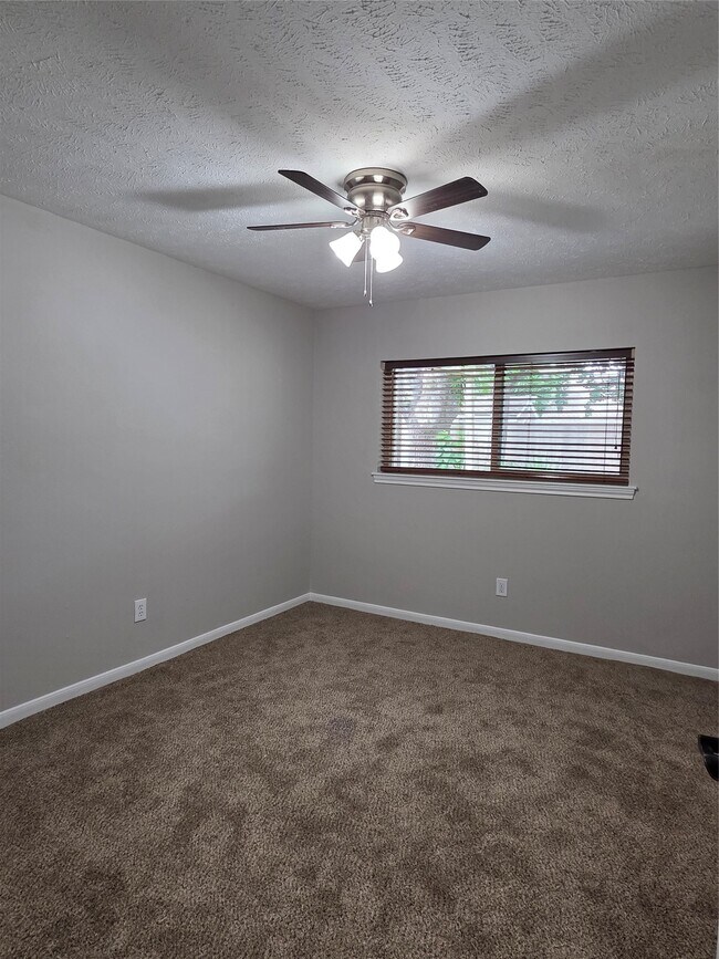 Building Photo - 8706 Chelsworth Dr