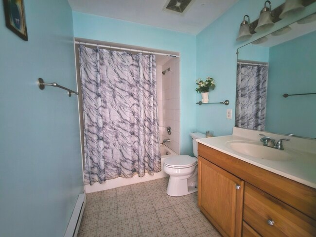 Building Photo - 15820 Terrace Dr