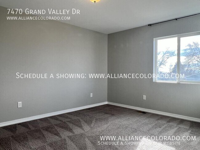 Building Photo - 7470 Grand Valley Dr