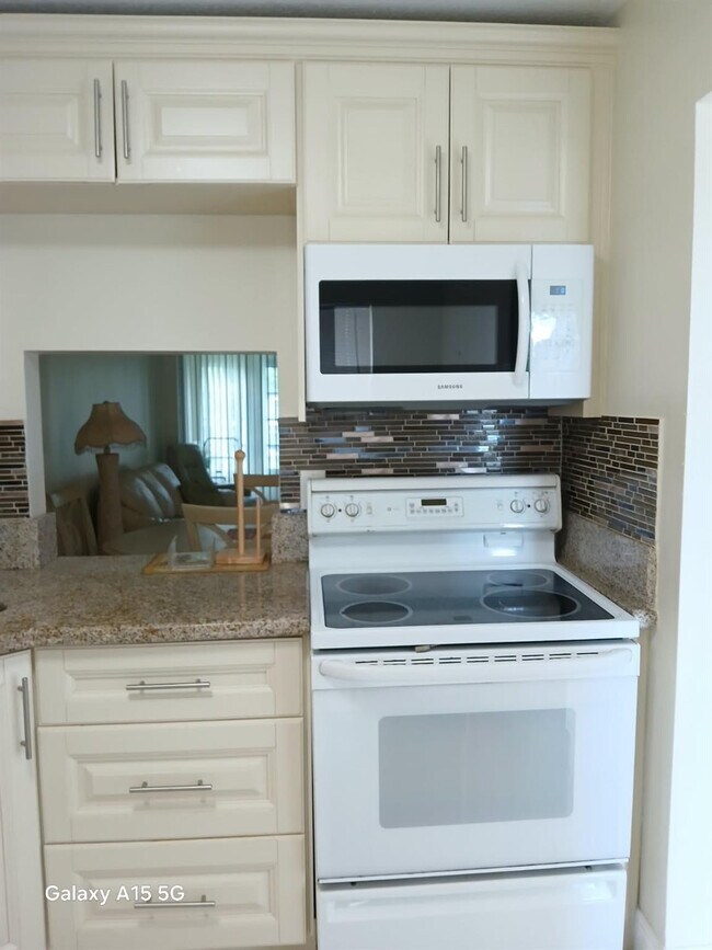 Building Photo - 6021 NW 61st Ave