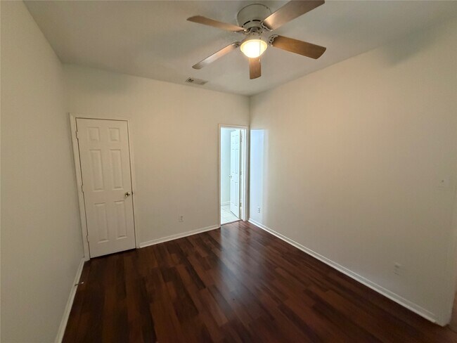 Building Photo - 18506 Carousel Creek Ct