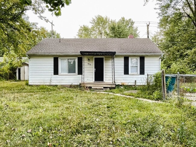 Building Photo - Coming Soon! Cozy 2 Bed / 1 Bath Home — Pet Friendly!