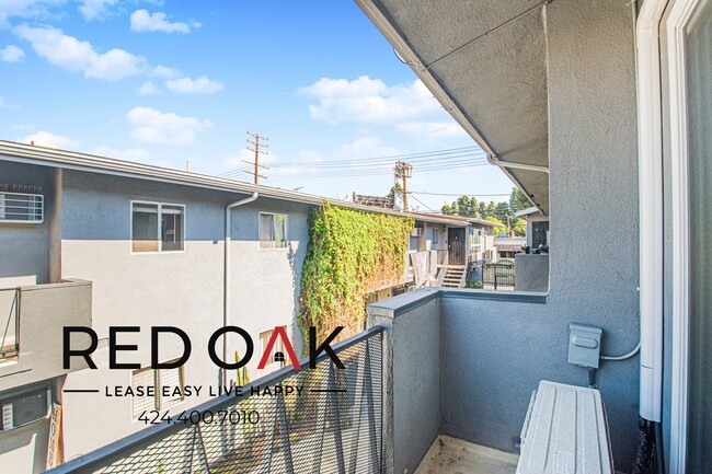 Building Photo - 642 Hayworth Ave