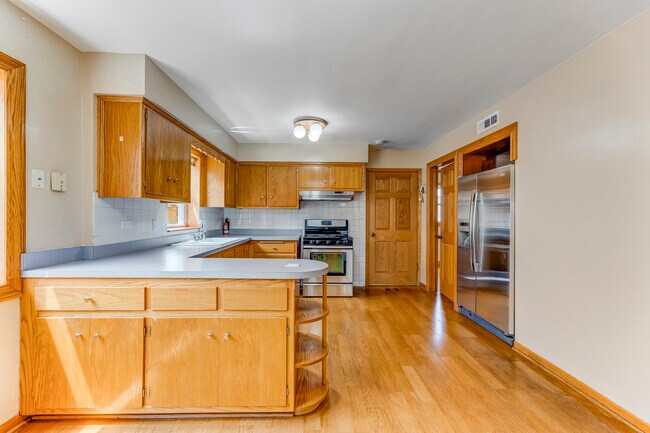 Building Photo - 5328 Latrobe Ave