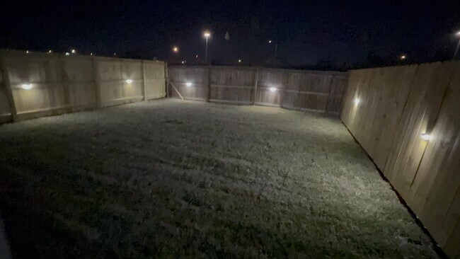 Building Photo - 8311 V. Pisa