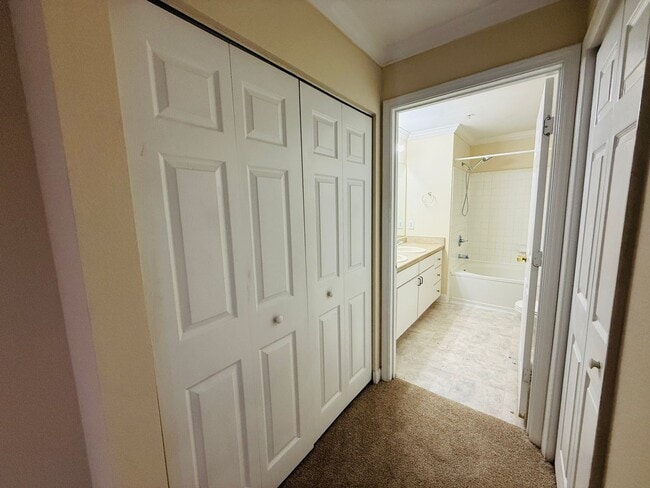 Building Photo - 18557 Bridle Club Dr