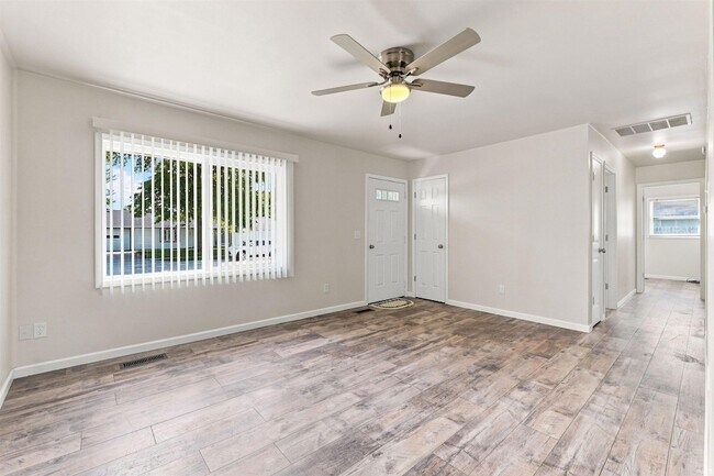 Building Photo - 7123 Strawberry Dr
