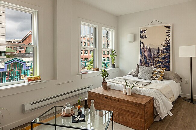 Building Photo - Publix