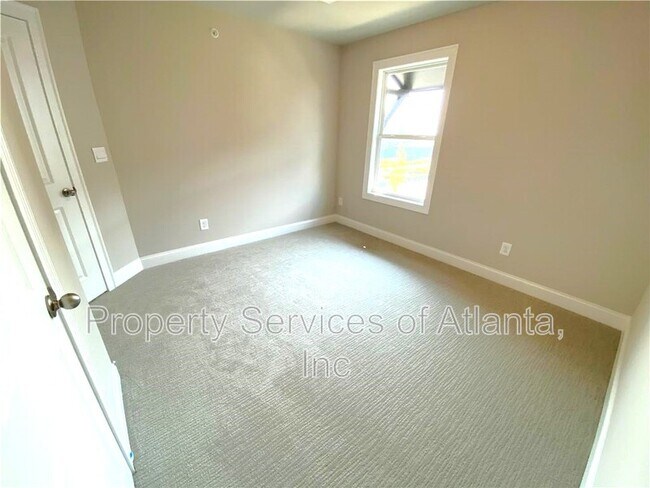 Building Photo - 912 Sweetwater Grove