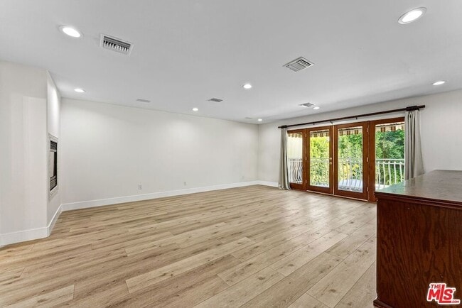 Building Photo - 15123 Greenleaf St