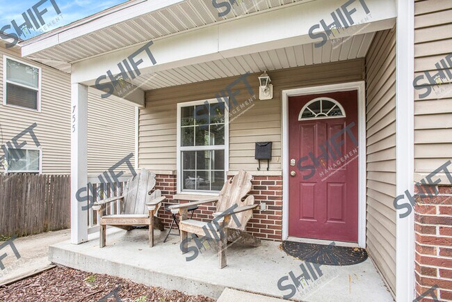 Building Photo - 755 North - Beautiful Single Family home