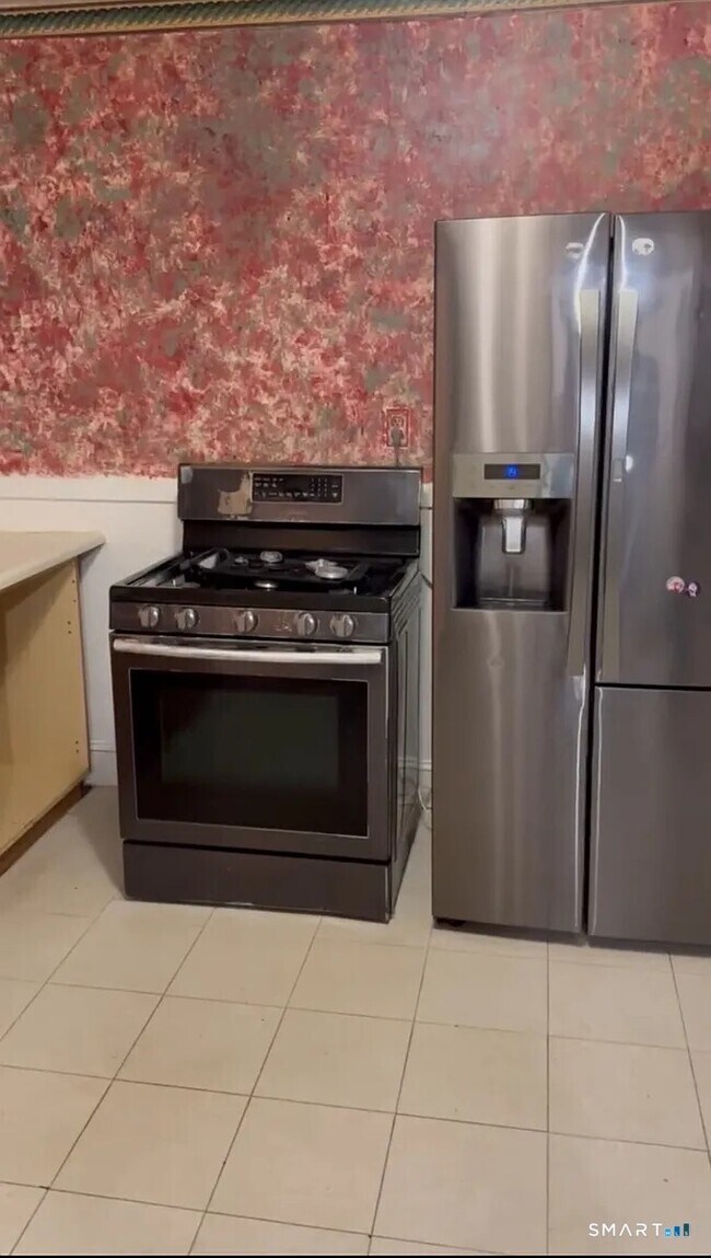 Building Photo - 88 Walnut St