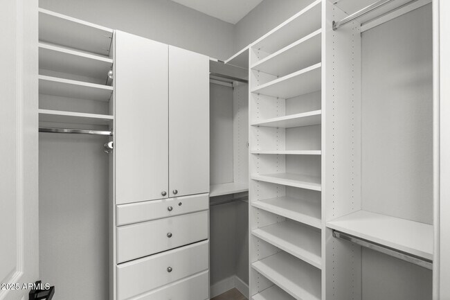 Building Photo - 11680 E Sahuaro Dr