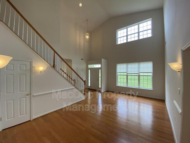 Building Photo - 1012 Maureen Dr