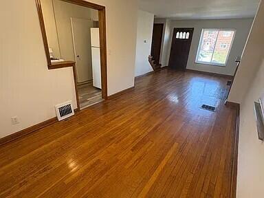 Primary Photo - 1355 W 7th Ave