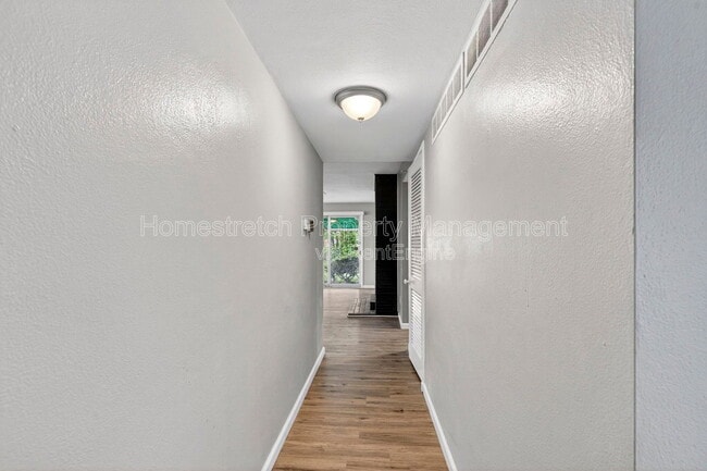 Building Photo - 1810 Mora Ln