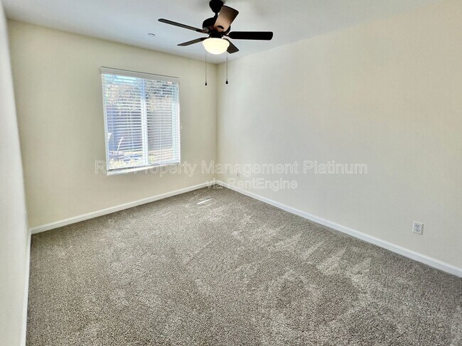 Building Photo - 6646 E Montecito Ave