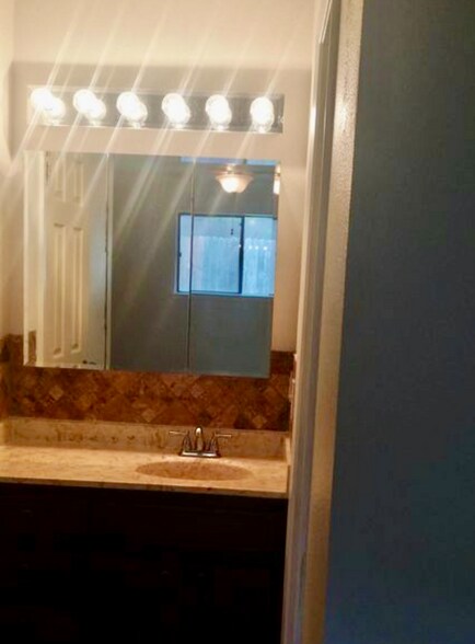 Building Photo - 7202 Silvermine Dr