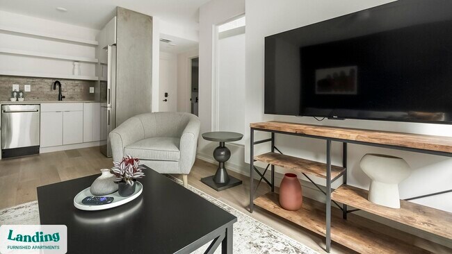 Building Photo - 2009 N Howard St