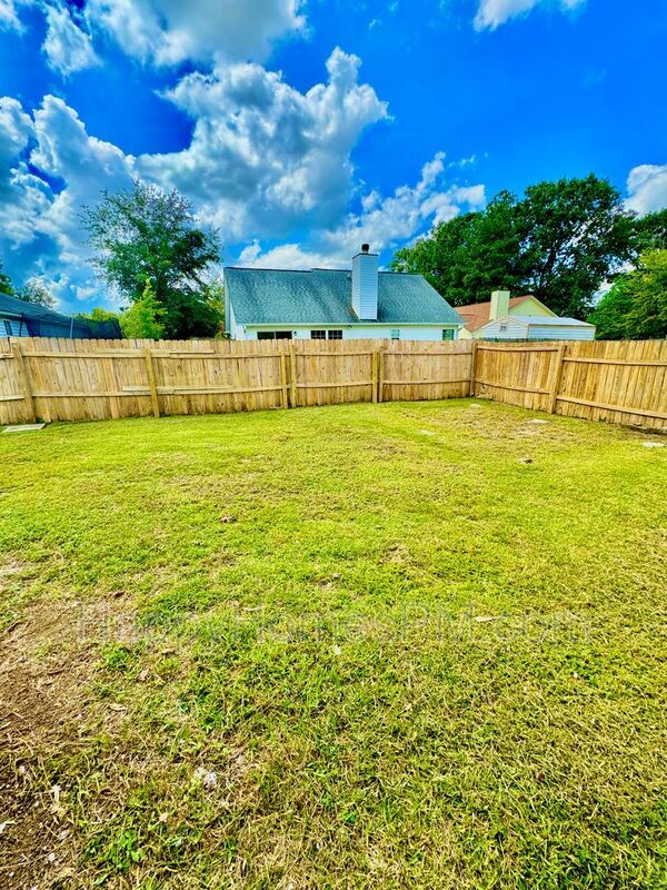 Building Photo - 8693 Blackshear Ct