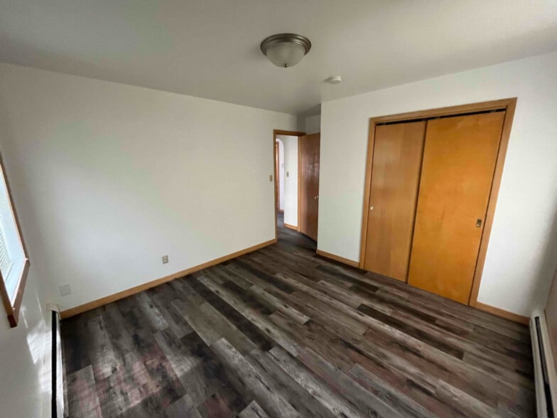 Building Photo - 618 N 8th St