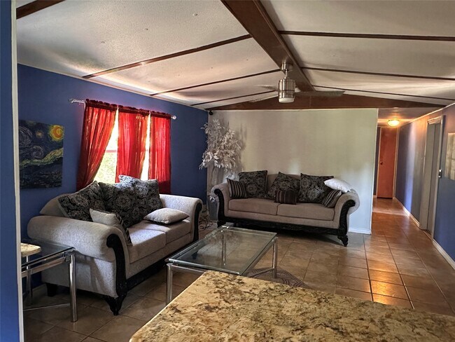 Building Photo - 196 County Rd 337