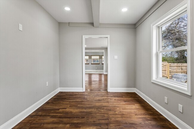 Building Photo - 1428 24th St