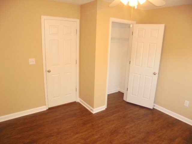 Building Photo - 92 Mosswood Ct