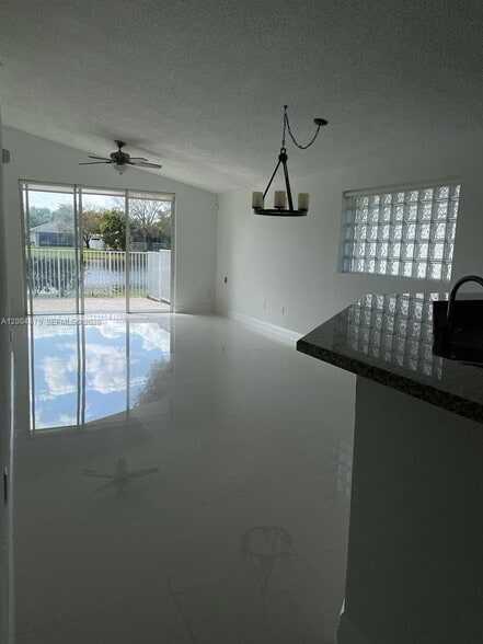 Building Photo - 4117 Sapphire Bend