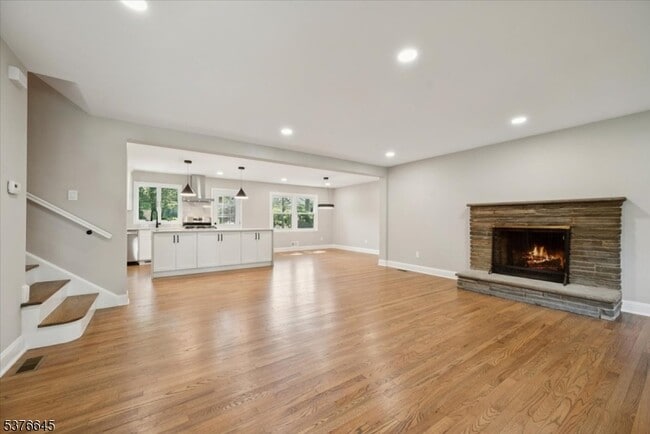 Building Photo - 19 Braidburn Way