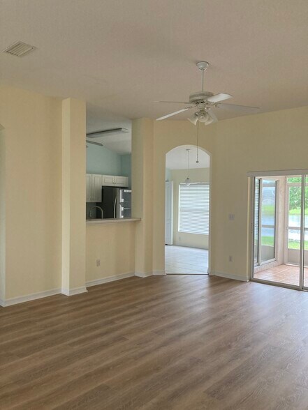 Building Photo - 1117 Compass Row