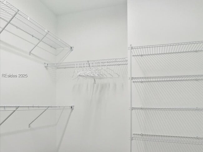 Building Photo - 1388 Good Life Wy