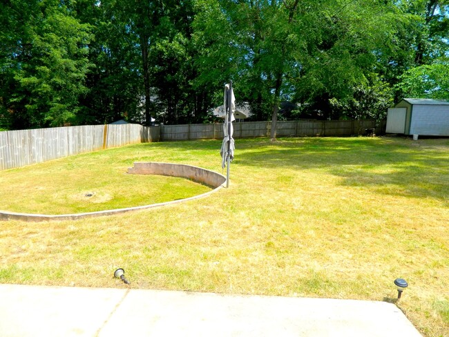 Building Photo - 1099 Maple Ridge Ct