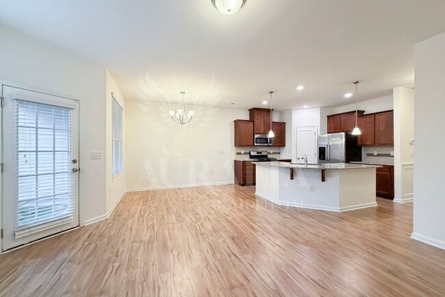 Building Photo - 907 Saratoga Dr