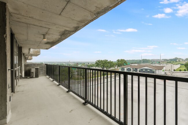 Building Photo - 600 Admiral Blvd