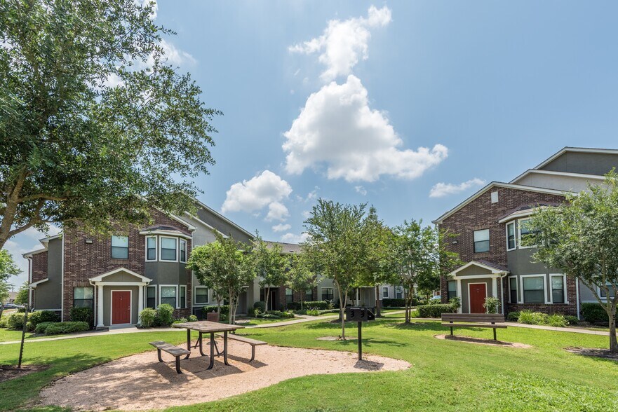 Sladestone Shadow Creek 12400 Shadow Creek Pky Pearland TX 77584