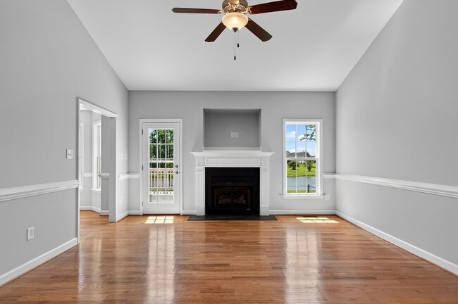 Building Photo - 147 Watersedge Ln