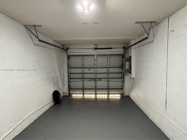 Building Photo - 973 Imperial Lake Rd