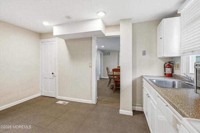 Building Photo - 1114 Summerfield Ave