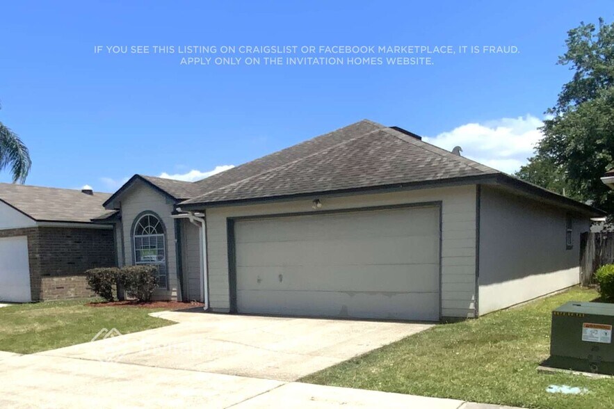 Building Photo - 1730 Ashwood Cir