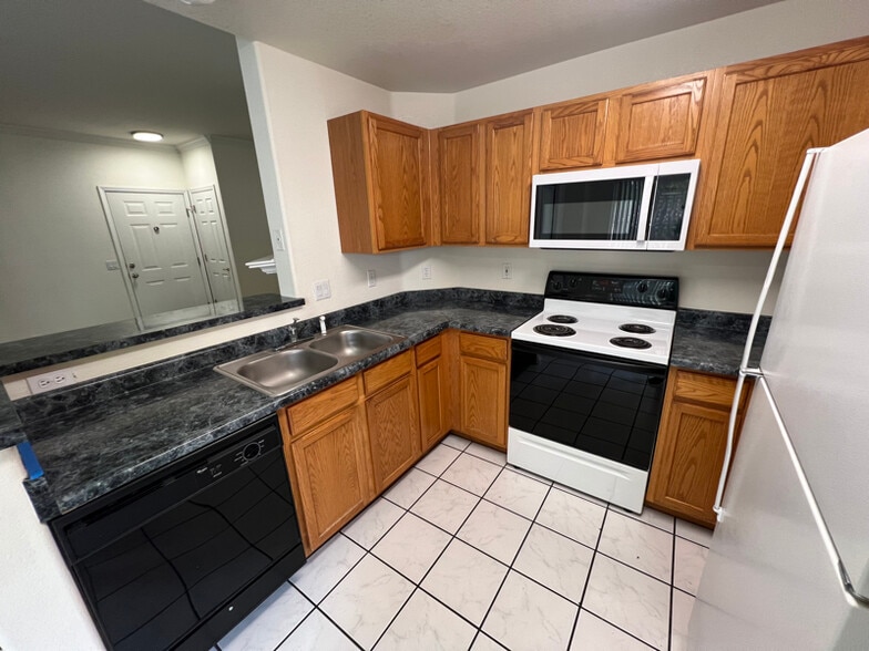 Building Photo - 3750 Penny Point