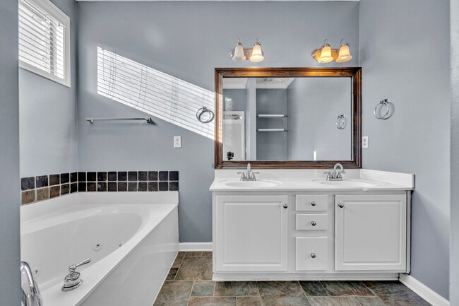 Building Photo - 3105 Vintage Way