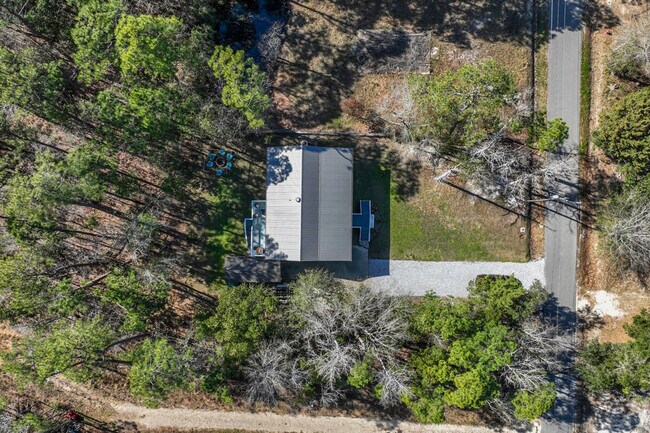 Building Photo - 309 Julia St