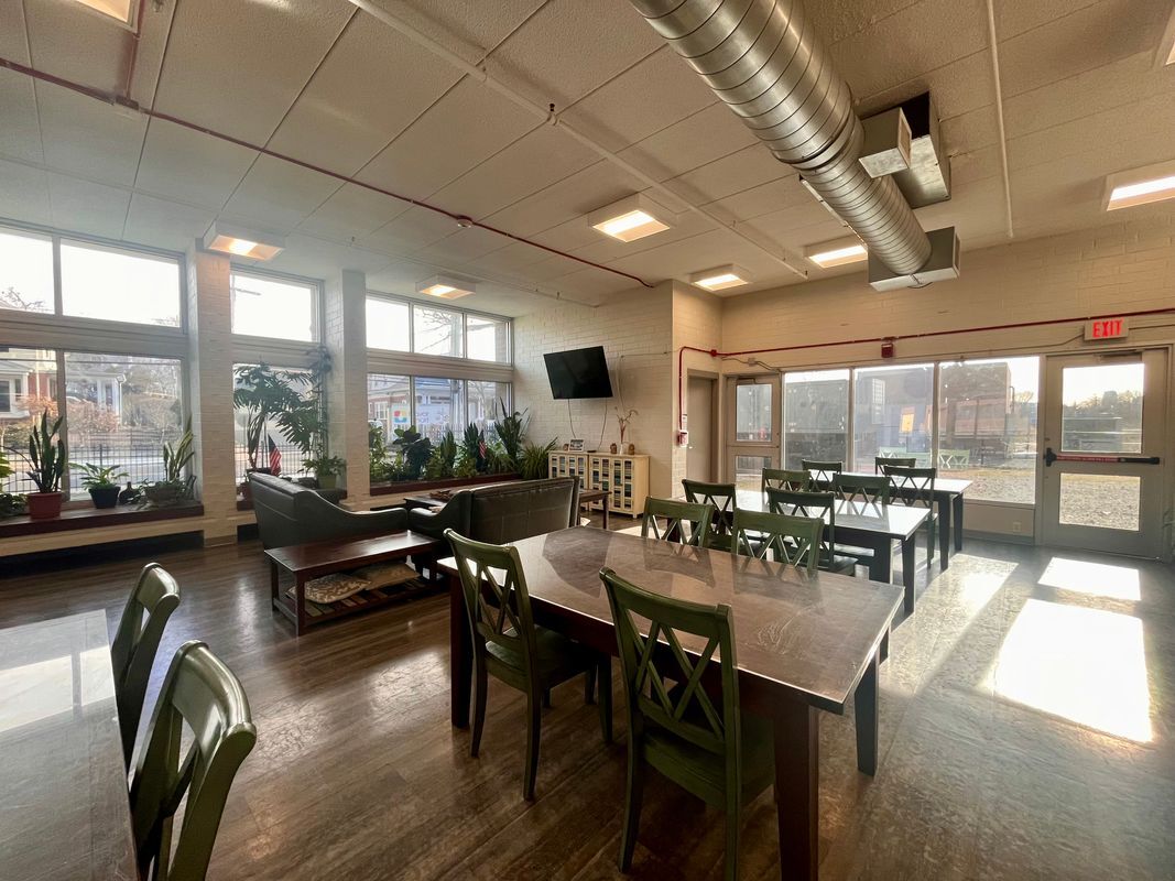 Building Photo - 460 Charles St