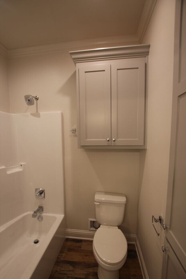 Building Photo - Available: 3/2/2 in Whitehouse ISD!!