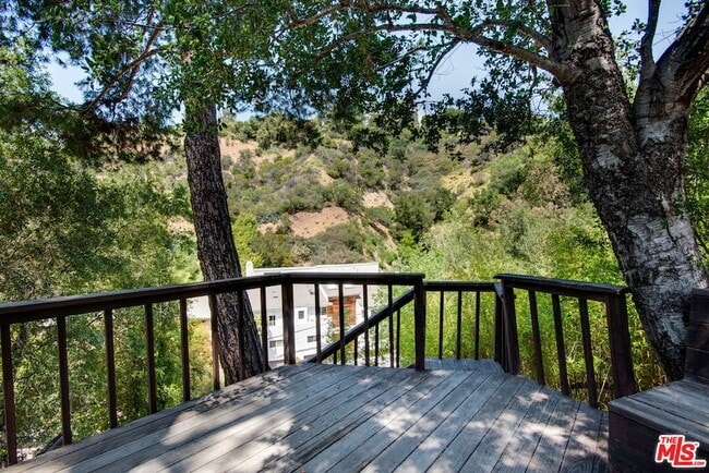 Building Photo - 9624 Yoakum Dr