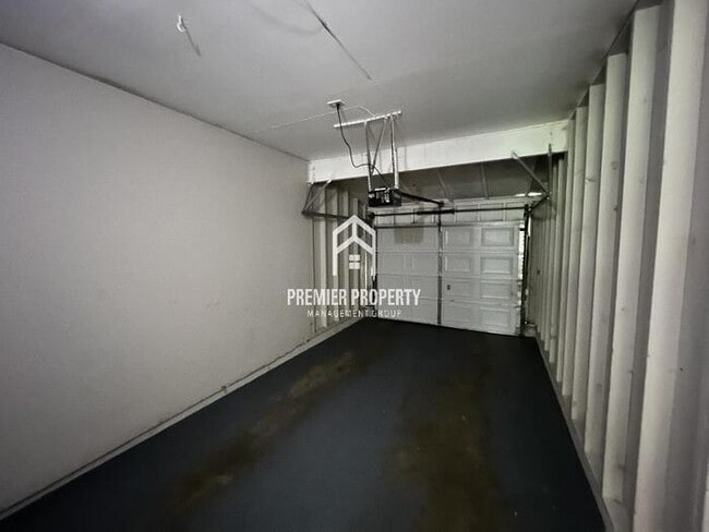 Building Photo - 2518 Rigsby Dr