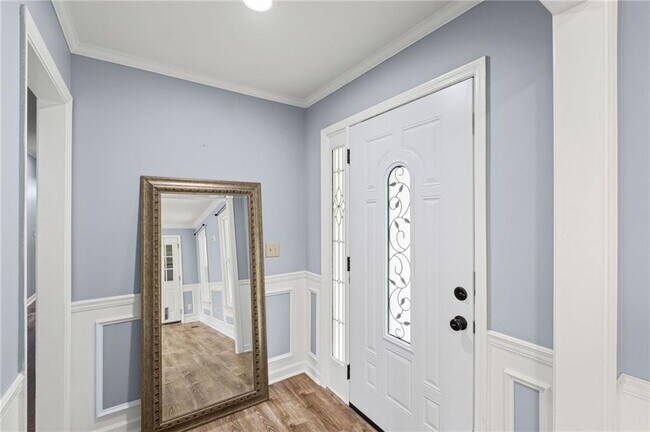Building Photo - 3535 Stonewall Dr NW
